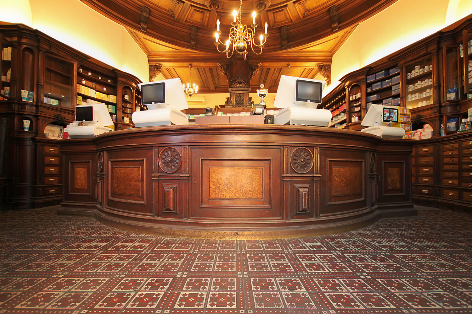 Rothe_Apotheke_Restaurierung_Reliefiert_Bodenfliese_historisch_3