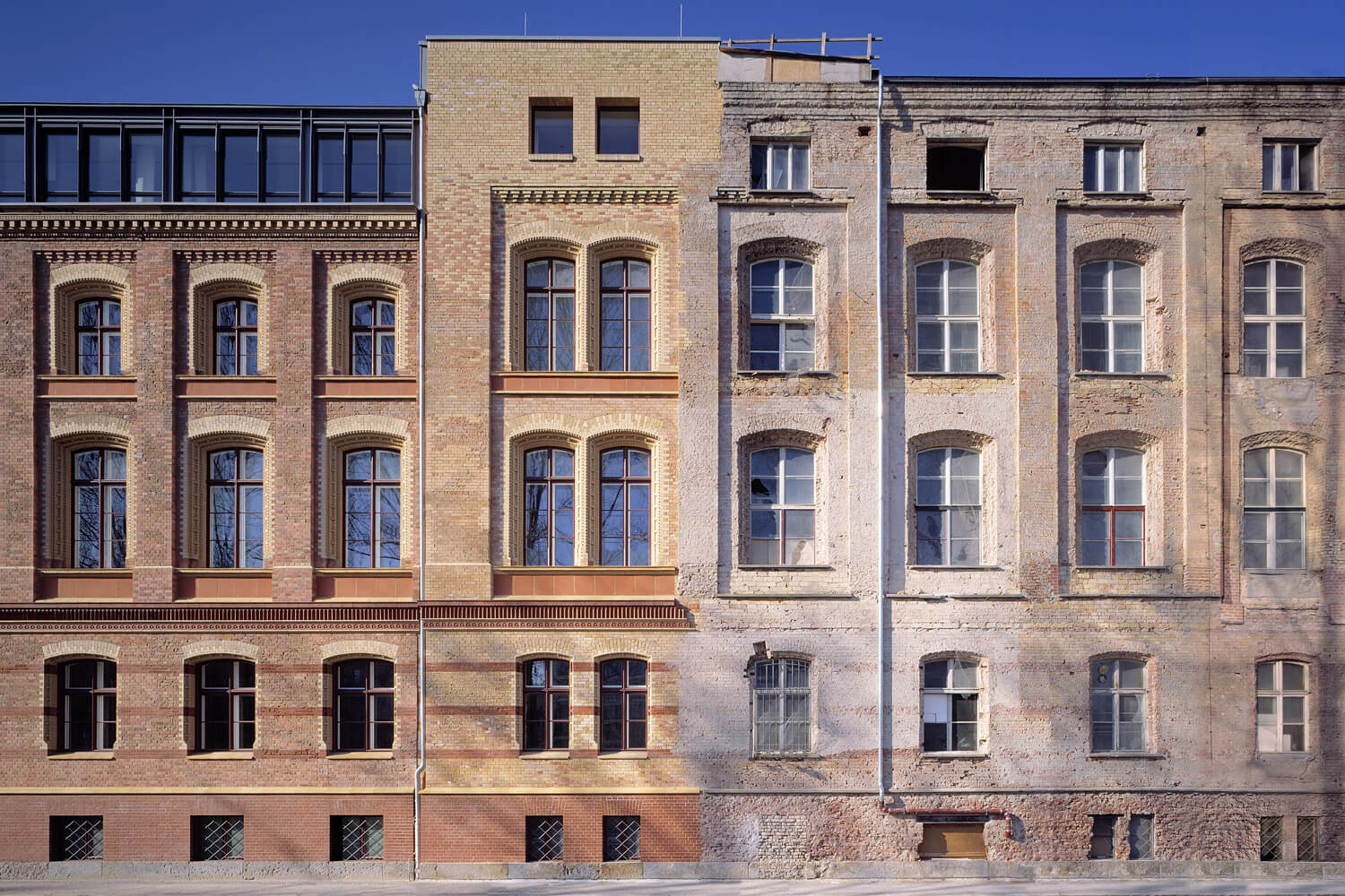 Telekomgebaeude-Berlin_Restaurierung_Baukeramik
