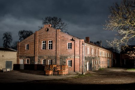 GOLEM-Baukeramik-Manufaktur-Sieversdorf-Restaurierung-Ziegel-Formsteine-Terrakotta-Verblender-handmade-in-germany-Bild-1